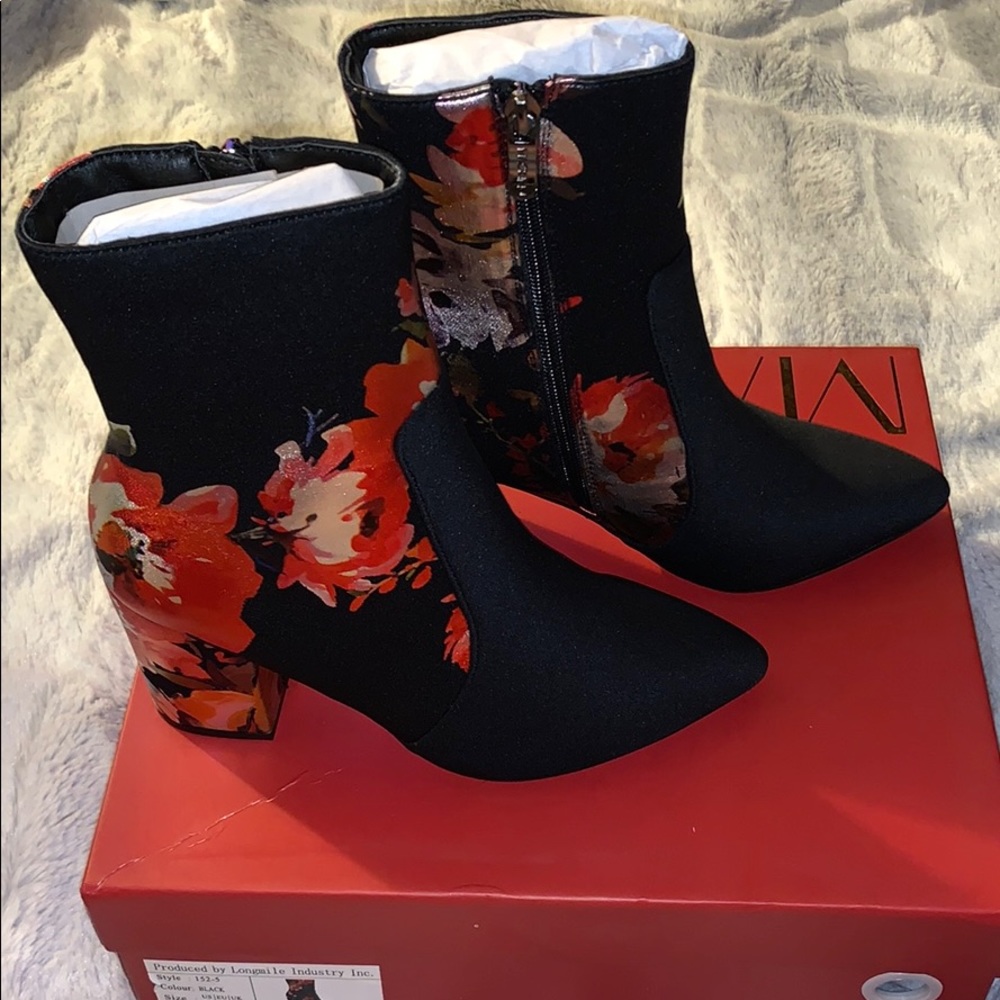 Black & Red Metallic Floral Ankle Sock Boots - Picture 2 of 8
